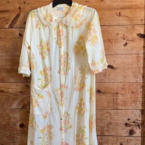 Vintage Carole Floral Button-Front Nightgown with Lace Collar